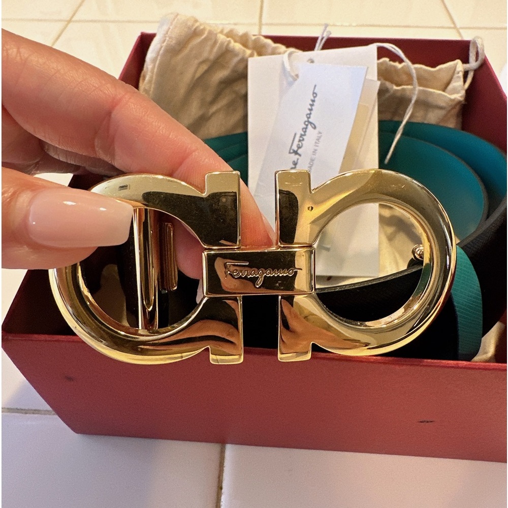 Salvatore Ferragamo reversible belt size 90.  Box and dust bag.  Good condition